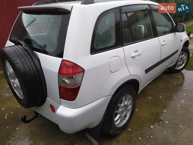 Белый Чери Тигго, объемом двигателя 2.4 л и пробегом 130 тыс. км за 3400 $, фото 2 на Automoto.ua