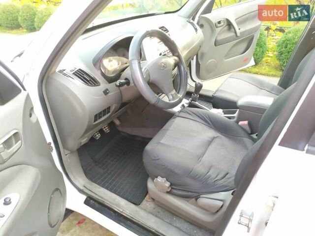 Белый Чери Тигго, объемом двигателя 2.4 л и пробегом 130 тыс. км за 3400 $, фото 11 на Automoto.ua