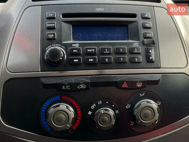 Белый Чери Тигго, объемом двигателя 2.4 л и пробегом 119 тыс. км за 4500 $, фото 12 на Automoto.ua