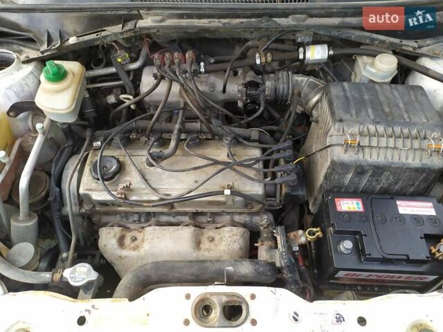 Белый Чери Тигго, объемом двигателя 2.4 л и пробегом 130 тыс. км за 3400 $, фото 13 на Automoto.ua