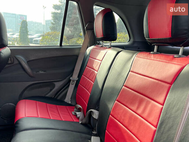 Белый Чери Тигго, объемом двигателя 2.4 л и пробегом 119 тыс. км за 4500 $, фото 16 на Automoto.ua