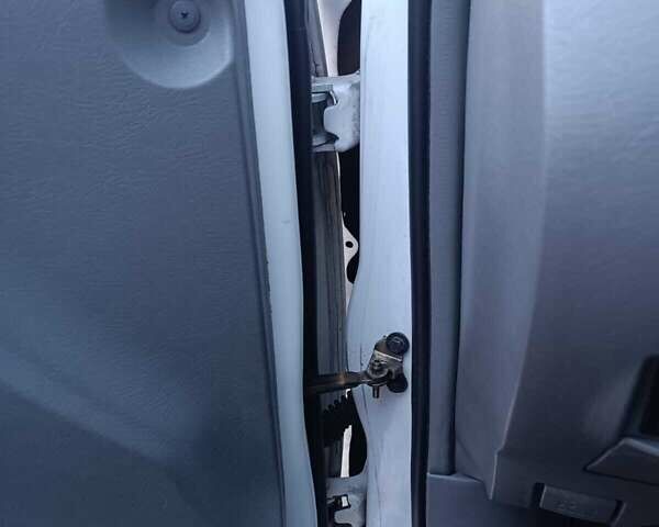 Белый Чери Тигго, объемом двигателя 2.4 л и пробегом 330 тыс. км за 3000 $, фото 9 на Automoto.ua