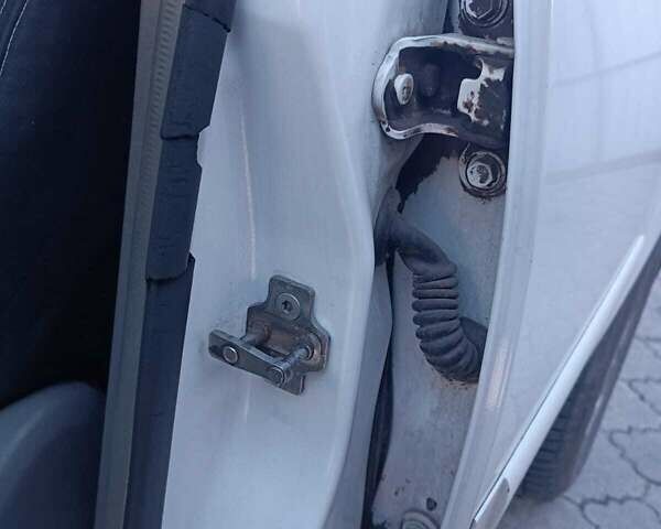 Белый Чери Тигго, объемом двигателя 2.4 л и пробегом 330 тыс. км за 3000 $, фото 10 на Automoto.ua