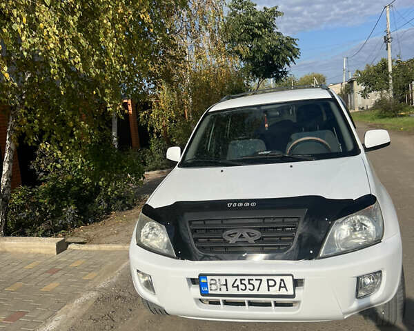 Белый Чери Тигго, объемом двигателя 2.4 л и пробегом 107 тыс. км за 4700 $, фото 2 на Automoto.ua