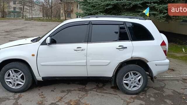Белый Чери Тигго, объемом двигателя 2 л и пробегом 275 тыс. км за 2700 $, фото 3 на Automoto.ua