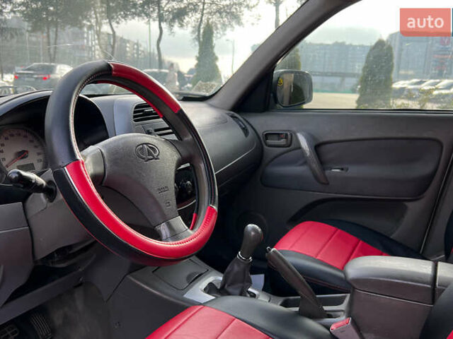 Белый Чери Тигго, объемом двигателя 2.4 л и пробегом 119 тыс. км за 4500 $, фото 9 на Automoto.ua