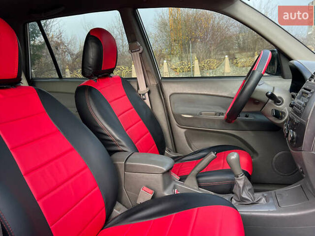 Белый Чери Тигго, объемом двигателя 2.4 л и пробегом 119 тыс. км за 4500 $, фото 14 на Automoto.ua