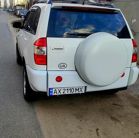 Белый Чери Тигго, объемом двигателя 2.4 л и пробегом 235 тыс. км за 4200 $, фото 3 на Automoto.ua