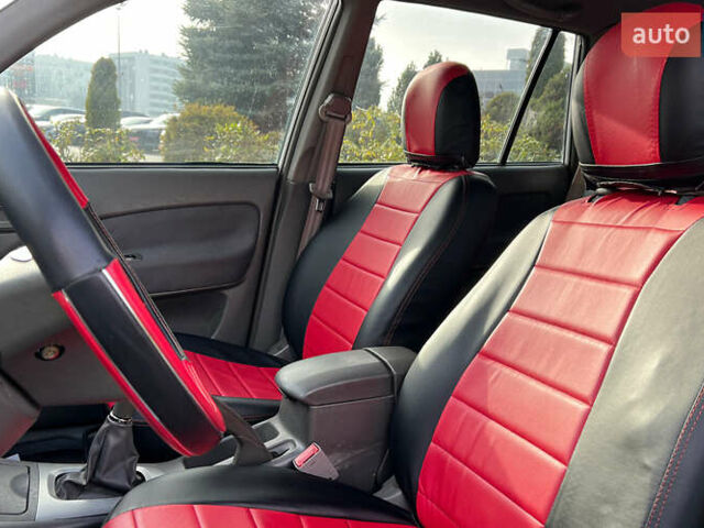 Белый Чери Тигго, объемом двигателя 2.4 л и пробегом 119 тыс. км за 4500 $, фото 8 на Automoto.ua