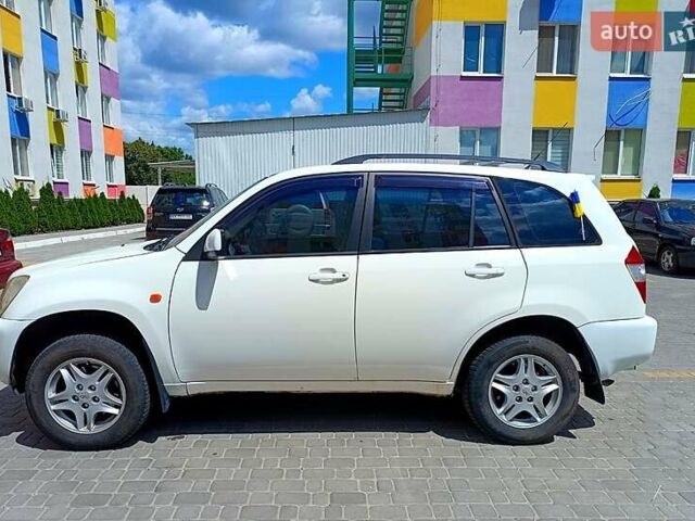 Белый Чери Тигго, объемом двигателя 2.4 л и пробегом 235 тыс. км за 4200 $, фото 6 на Automoto.ua