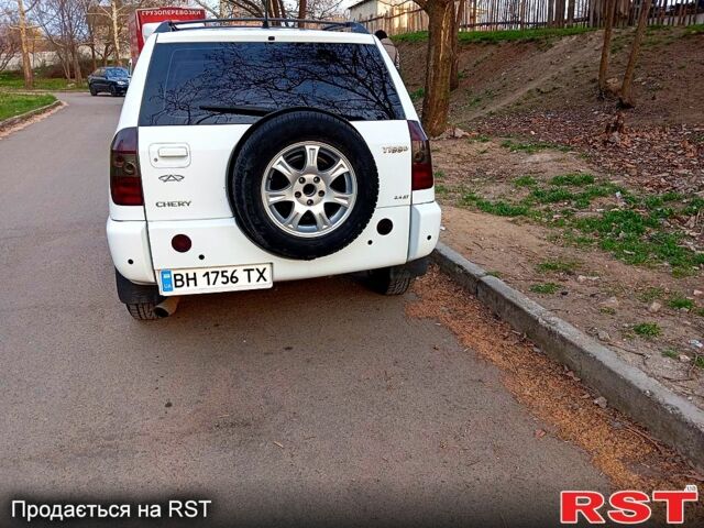 Белый Чери Тигго, объемом двигателя 2.4 л и пробегом 157 тыс. км за 4500 $, фото 4 на Automoto.ua