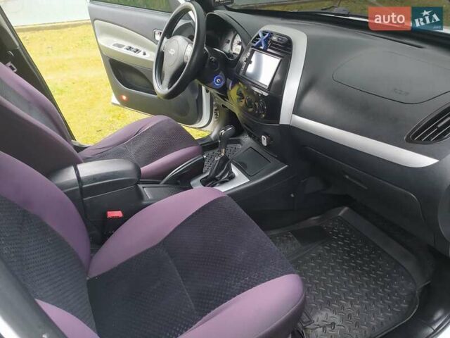 Білий Чері Тігго, об'ємом двигуна 1.6 л та пробігом 168 тис. км за 4500 $, фото 10 на Automoto.ua