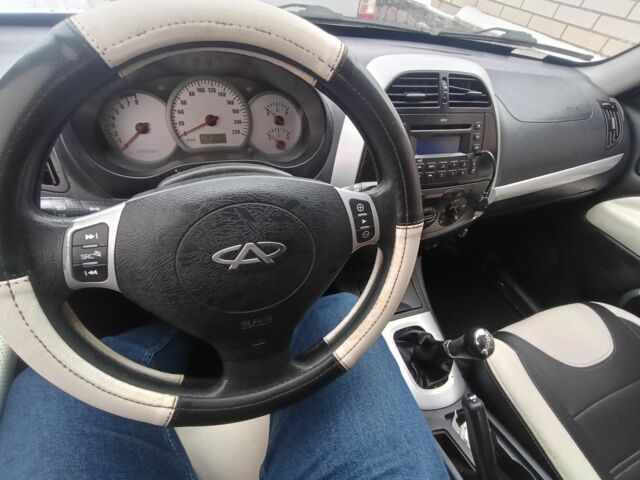 Білий Чері Тігго, об'ємом двигуна 1.8 л та пробігом 116 тис. км за 4200 $, фото 4 на Automoto.ua