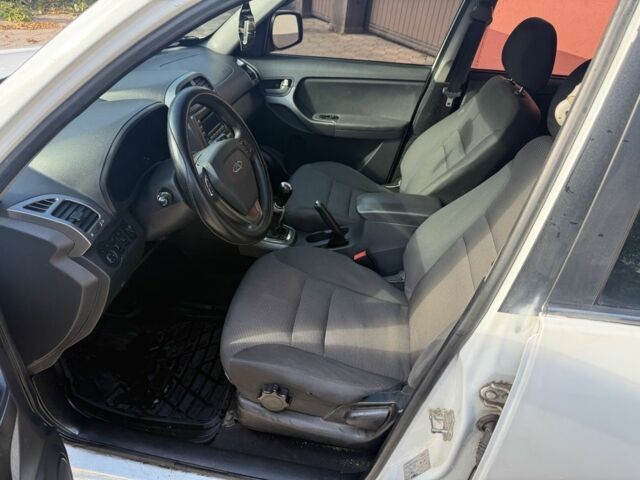 Білий Чері Тігго, об'ємом двигуна 1.8 л та пробігом 333 тис. км за 4350 $, фото 10 на Automoto.ua