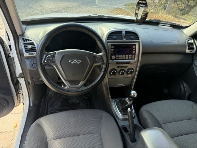 Білий Чері Тігго, об'ємом двигуна 1.8 л та пробігом 333 тис. км за 4350 $, фото 12 на Automoto.ua