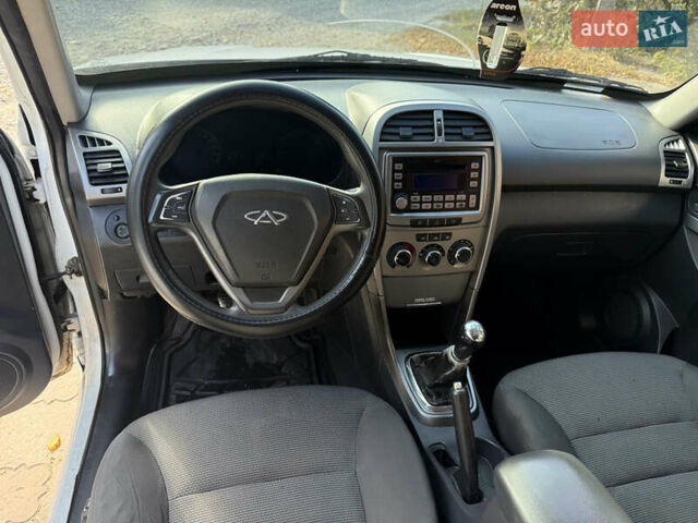 Білий Чері Тігго, об'ємом двигуна 1.85 л та пробігом 280 тис. км за 4350 $, фото 12 на Automoto.ua