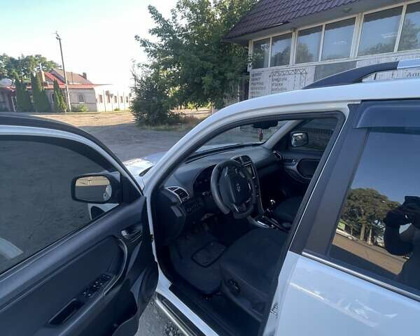 Білий Чері Тігго, об'ємом двигуна 1.85 л та пробігом 122 тис. км за 7000 $, фото 8 на Automoto.ua