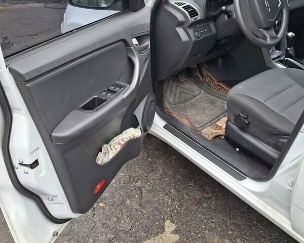 Білий Чері Тігго, об'ємом двигуна 1.85 л та пробігом 17 тис. км за 8700 $, фото 6 на Automoto.ua