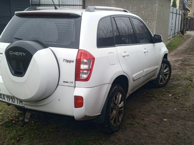 Белый Чери Тигго, объемом двигателя 1.8 л и пробегом 202 тыс. км за 3500 $, фото 2 на Automoto.ua