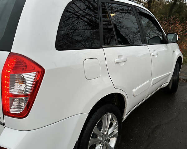 Білий Чері Тігго, об'ємом двигуна 1.85 л та пробігом 83 тис. км за 5500 $, фото 4 на Automoto.ua