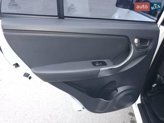 Белый Чери Тигго, объемом двигателя 1.8 л и пробегом 40 тыс. км за 6750 $, фото 41 на Automoto.ua