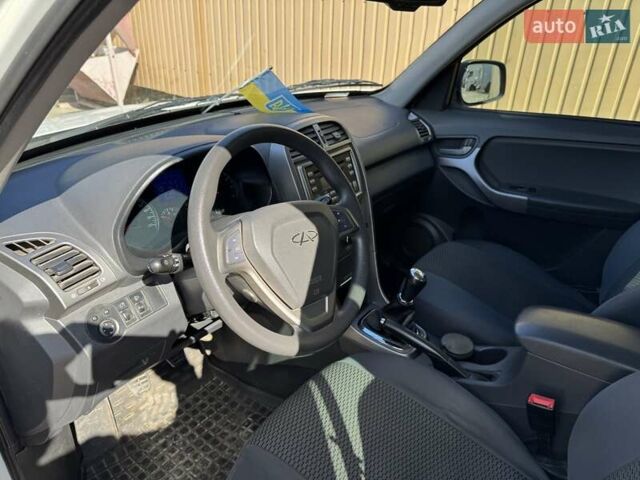 Белый Чери Тигго, объемом двигателя 1.85 л и пробегом 61 тыс. км за 5800 $, фото 10 на Automoto.ua