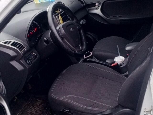 Белый Чери Тигго, объемом двигателя 1.8 л и пробегом 202 тыс. км за 3500 $, фото 7 на Automoto.ua