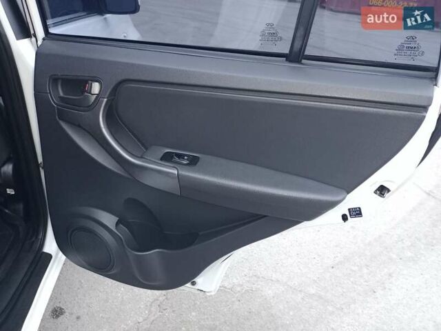 Белый Чери Тигго, объемом двигателя 1.8 л и пробегом 40 тыс. км за 6750 $, фото 44 на Automoto.ua