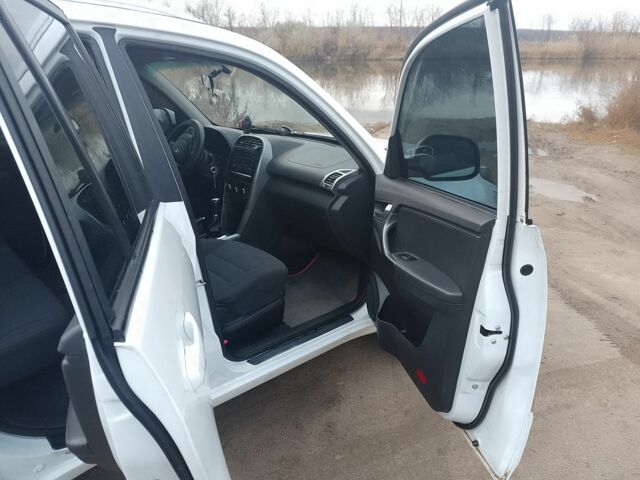 Белый Чери Тигго, объемом двигателя 1.6 л и пробегом 80 тыс. км за 5999 $, фото 7 на Automoto.ua