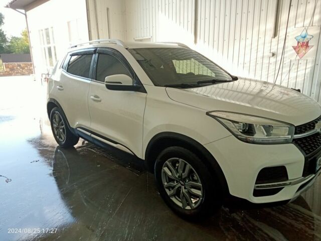 Белый Чери Тигго, объемом двигателя 1.5 л и пробегом 65 тыс. км за 10900 $, фото 3 на Automoto.ua