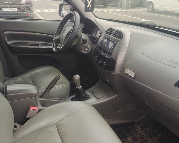 Бежевый Чери Тигго, объемом двигателя 2 л и пробегом 250 тыс. км за 2300 $, фото 7 на Automoto.ua