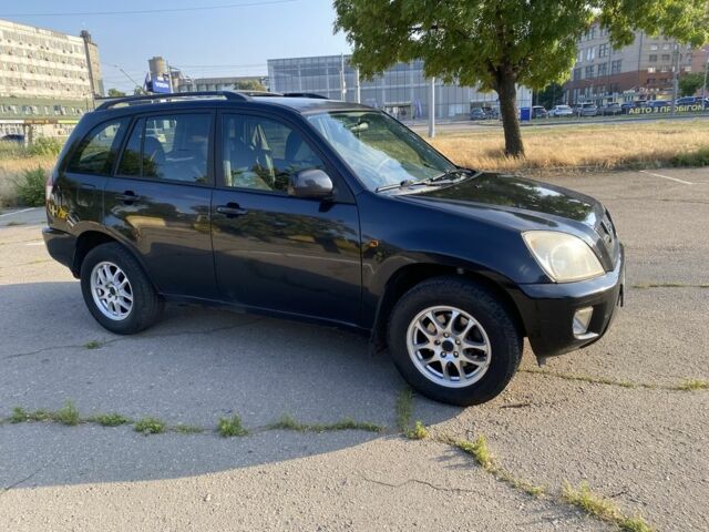 Черный Чери Тигго, объемом двигателя 2.4 л и пробегом 84 тыс. км за 4300 $, фото 4 на Automoto.ua