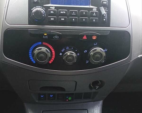 Чорний Чері Тігго, об'ємом двигуна 2 л та пробігом 130 тис. км за 3700 $, фото 8 на Automoto.ua