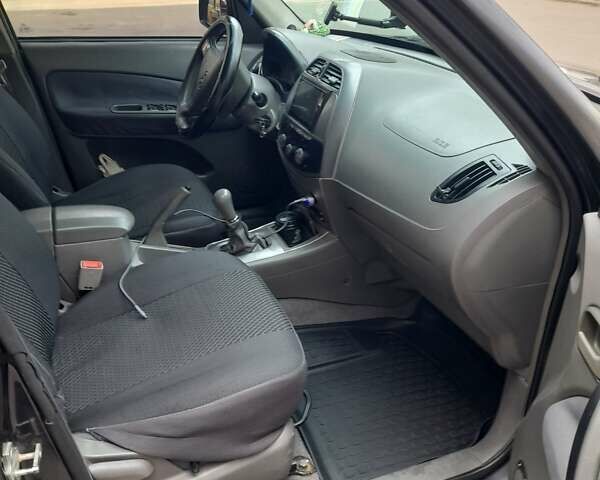 Черный Чери Тигго, объемом двигателя 2 л и пробегом 232 тыс. км за 3000 $, фото 4 на Automoto.ua