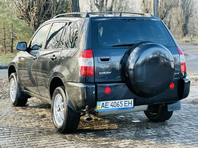 Черный Чери Тигго, объемом двигателя 2.4 л и пробегом 186 тыс. км за 3400 $, фото 4 на Automoto.ua