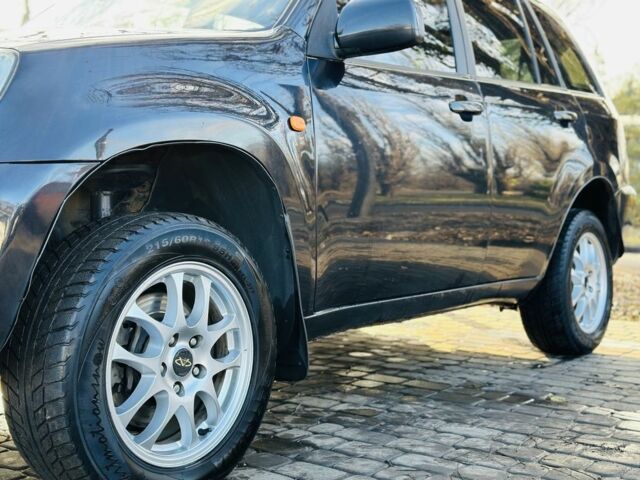 Черный Чери Тигго, объемом двигателя 2.4 л и пробегом 186 тыс. км за 3400 $, фото 2 на Automoto.ua