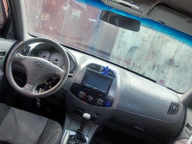 Черный Чери Тигго, объемом двигателя 2.4 л и пробегом 193 тыс. км за 2100 $, фото 15 на Automoto.ua