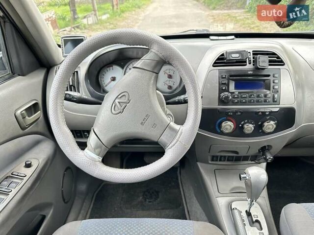 Черный Чери Тигго, объемом двигателя 2.35 л и пробегом 170 тыс. км за 2750 $, фото 10 на Automoto.ua