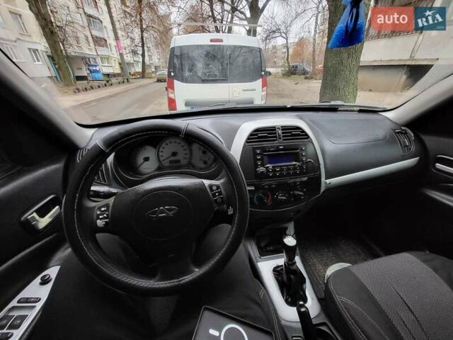 Черный Чери Тигго, объемом двигателя 2 л и пробегом 180 тыс. км за 4500 $, фото 1 на Automoto.ua