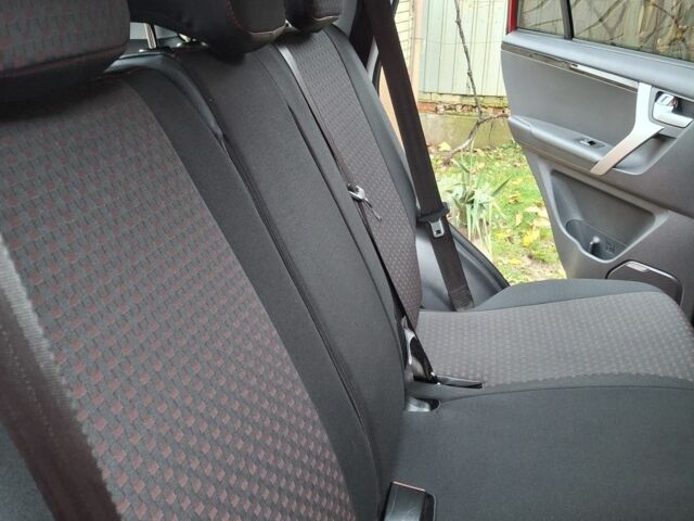 Красный Чери Тигго, объемом двигателя 0 л и пробегом 17 тыс. км за 13000 $, фото 5 на Automoto.ua