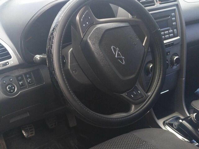 Красный Чери Тигго, объемом двигателя 1.8 л и пробегом 120 тыс. км за 4300 $, фото 1 на Automoto.ua