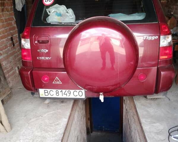 Красный Чери Тигго, объемом двигателя 2.35 л и пробегом 106 тыс. км за 3600 $, фото 1 на Automoto.ua