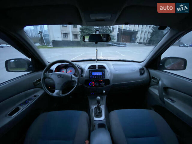 Красный Чери Тигго, объемом двигателя 2 л и пробегом 181 тыс. км за 3250 $, фото 6 на Automoto.ua