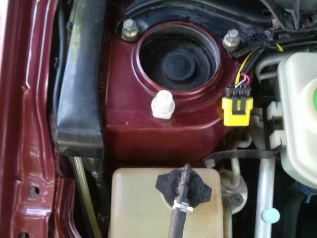 Красный Чери Тигго, объемом двигателя 2 л и пробегом 265 тыс. км за 4100 $, фото 6 на Automoto.ua