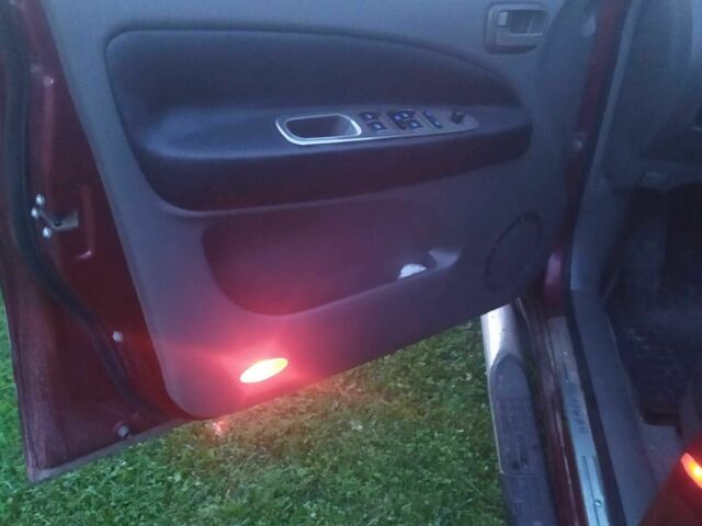 Красный Чери Тигго, объемом двигателя 2 л и пробегом 265 тыс. км за 4100 $, фото 8 на Automoto.ua