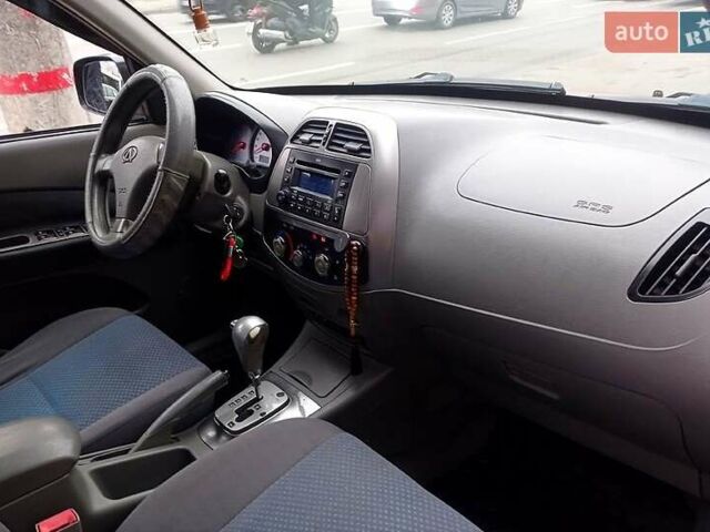 Красный Чери Тигго, объемом двигателя 2.4 л и пробегом 154 тыс. км за 4800 $, фото 2 на Automoto.ua