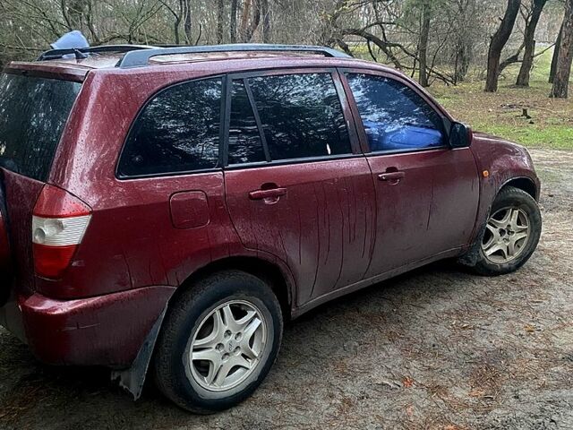 Красный Чери Тигго, объемом двигателя 2.4 л и пробегом 242 тыс. км за 2900 $, фото 2 на Automoto.ua