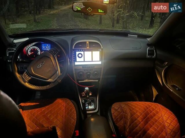 Красный Чери Тигго, объемом двигателя 1.85 л и пробегом 144 тыс. км за 5800 $, фото 6 на Automoto.ua