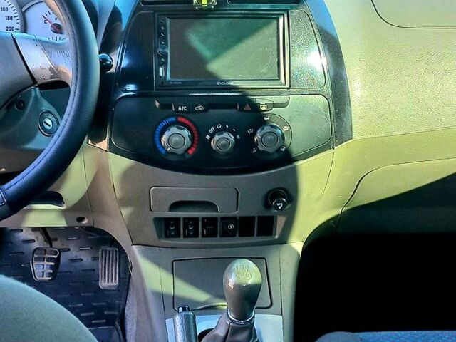 Чері Тігго, об'ємом двигуна 2 л та пробігом 166 тис. км за 5000 $, фото 9 на Automoto.ua