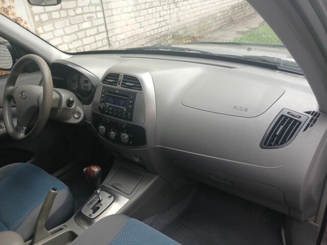 Серый Чери Тигго, объемом двигателя 2.4 л и пробегом 45 тыс. км за 6100 $, фото 4 на Automoto.ua